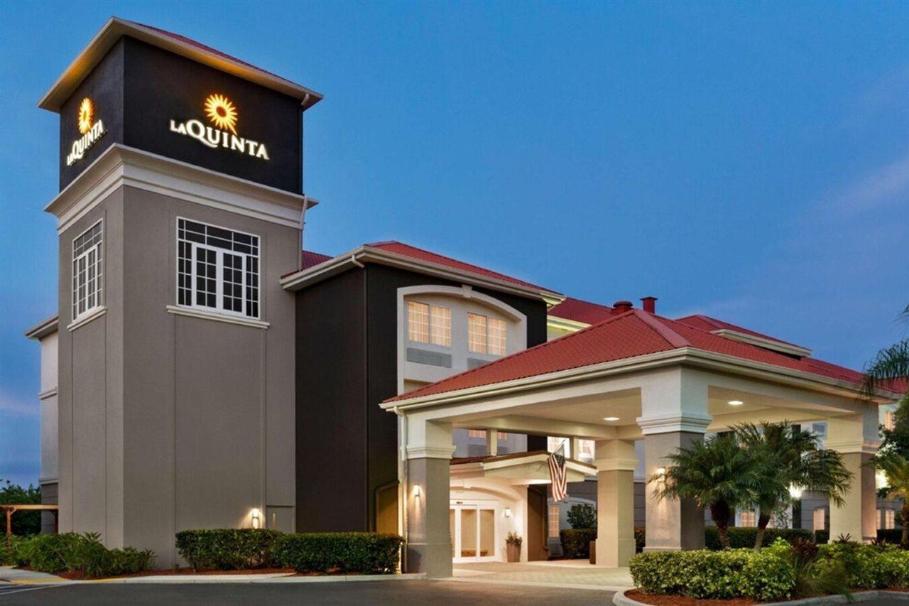 Comfort Inn & Suites Port Charlotte-Punta Gorda Bagian luar foto
