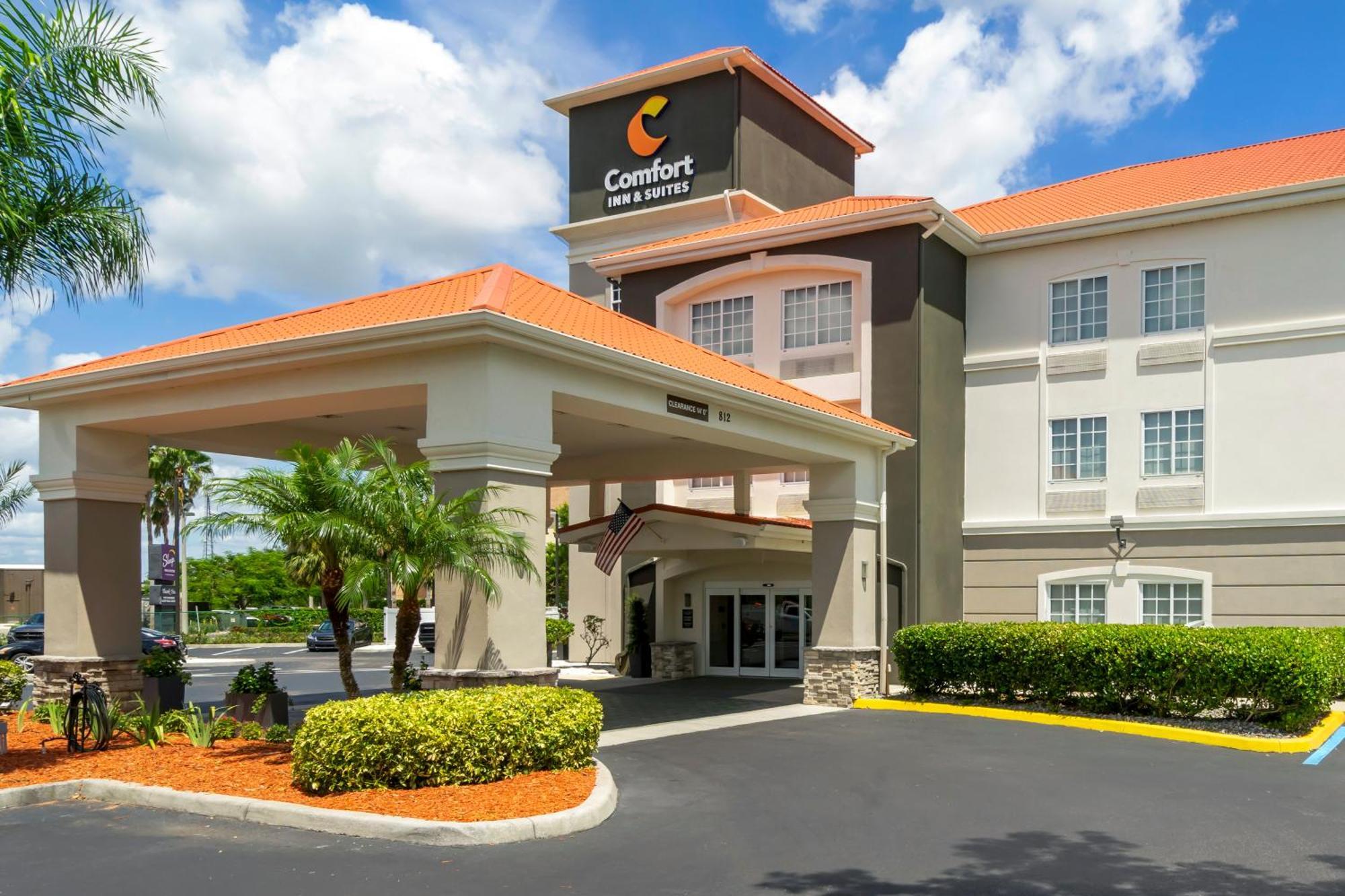 Comfort Inn & Suites Port Charlotte-Punta Gorda Bagian luar foto