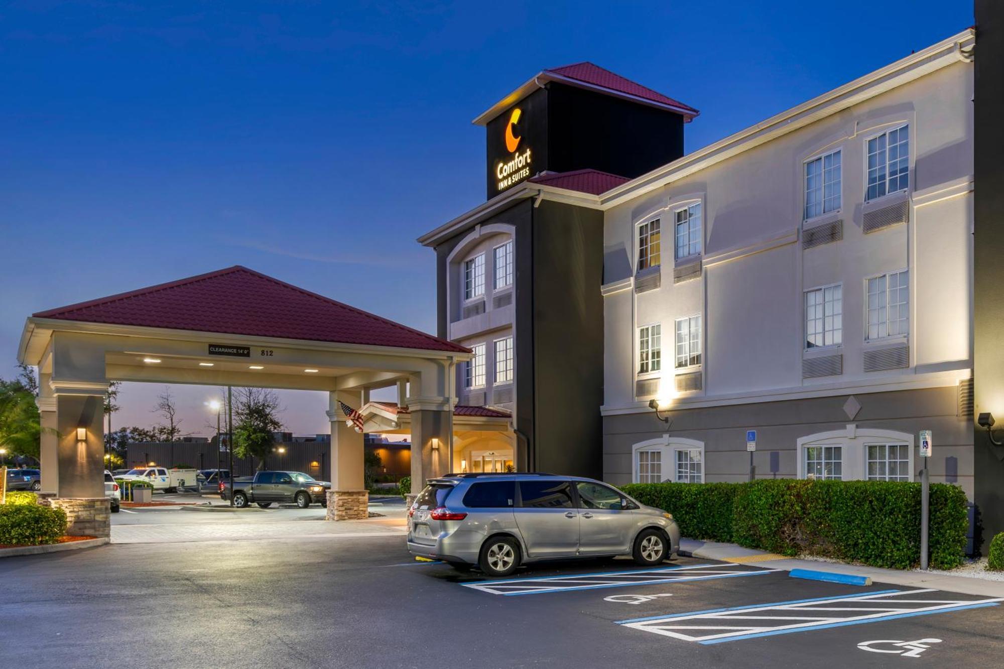 Comfort Inn & Suites Port Charlotte-Punta Gorda Bagian luar foto