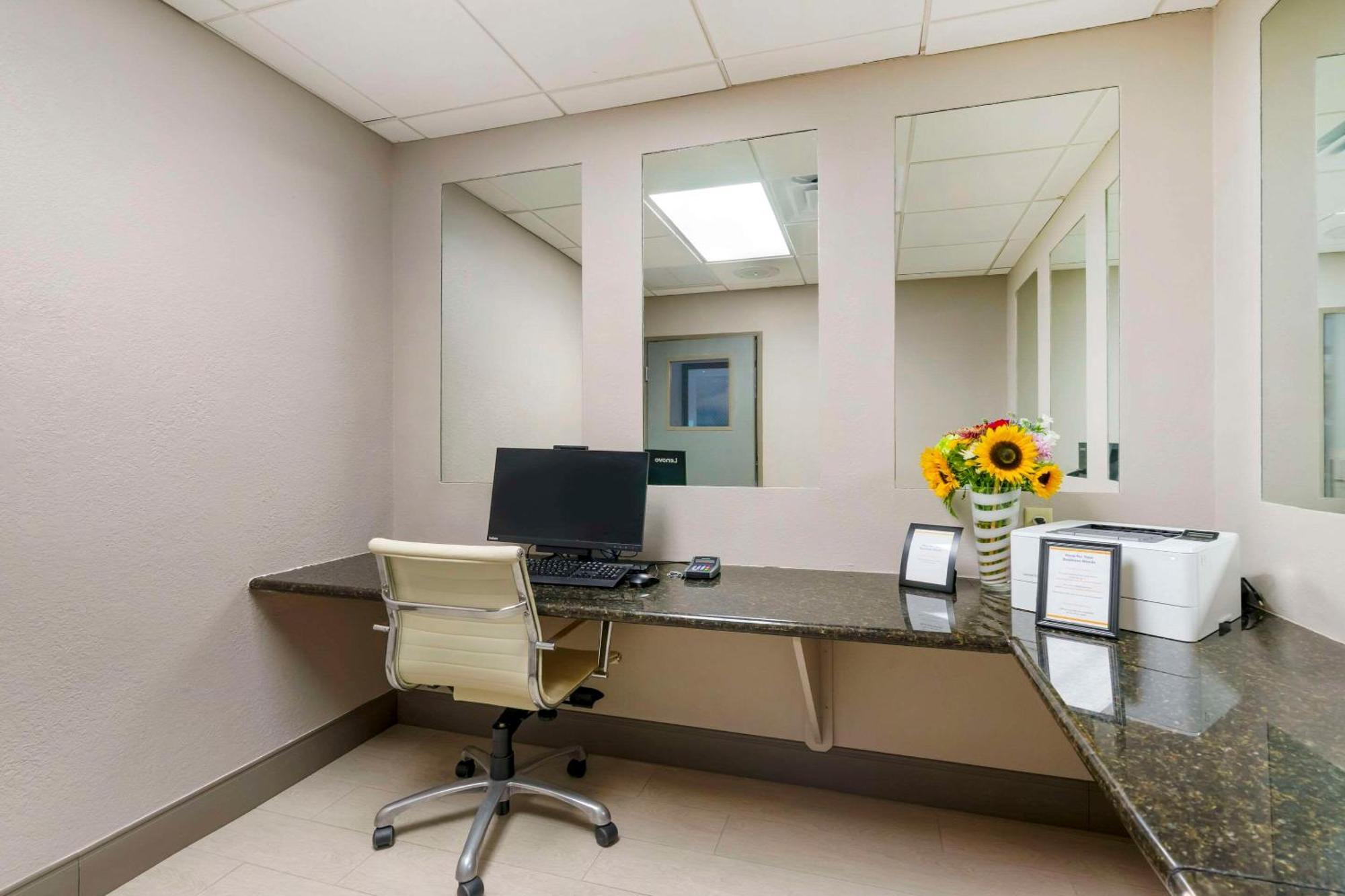 Comfort Inn & Suites Port Charlotte-Punta Gorda Bagian luar foto