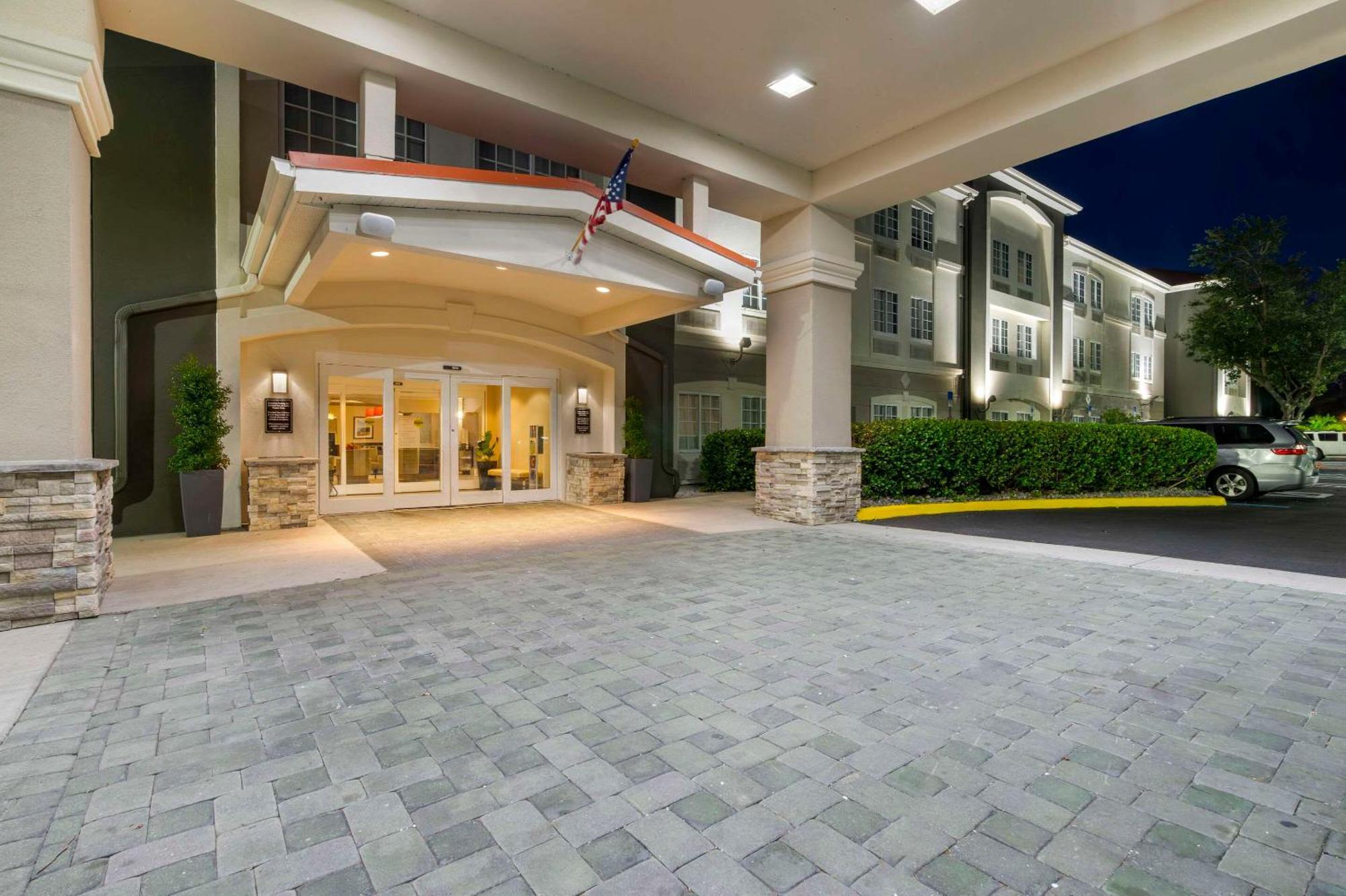Comfort Inn & Suites Port Charlotte-Punta Gorda Bagian luar foto