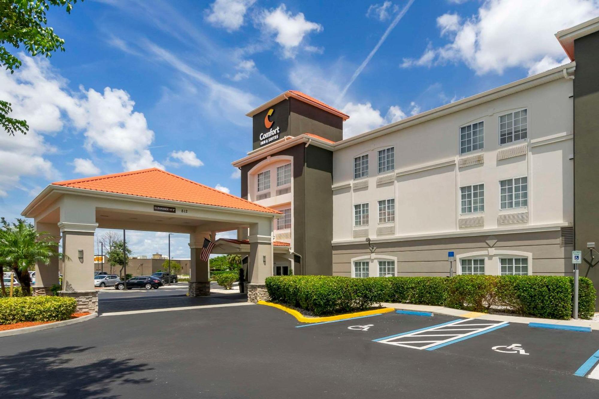 Comfort Inn & Suites Port Charlotte-Punta Gorda Bagian luar foto